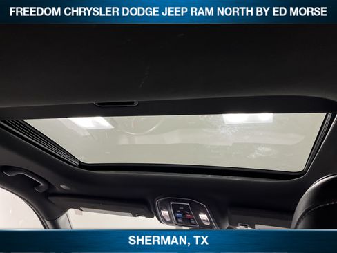 Used 2022 Jeep Grand Cherokee L Laredo AWD/4WD image 9