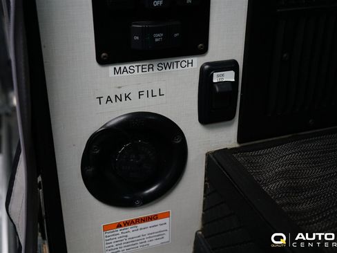 Used 2018 Mercedes-Benz Sprinter 2500 image 25