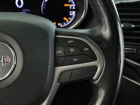 Used 2019 Jeep Grand Cherokee Limited AWD/4WD image 9