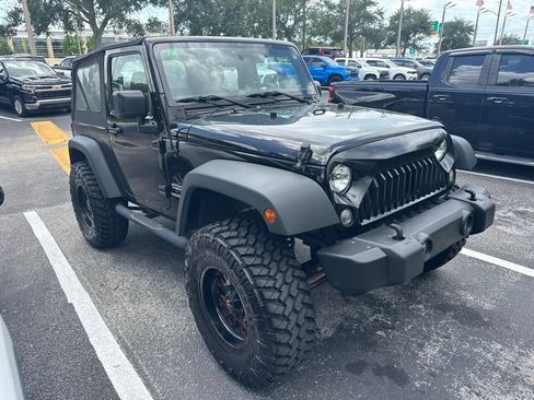 Used 2017 Jeep Wrangler Sport AWD/4WD image 4