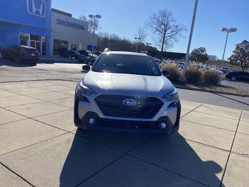 Used 2024 Subaru Outback Premium image 3