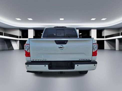 Used 2018 Nissan Titan PRO-4X w/ Pro-4x Utility Package image 4