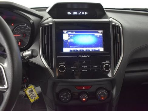 Used 2018 Subaru Crosstrek 2.0i AWD/4WD image 16