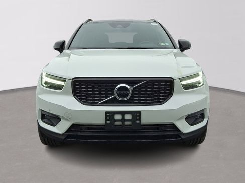 Used 2021 Volvo XC40 T5 R-Design w/ Climate Package image 2