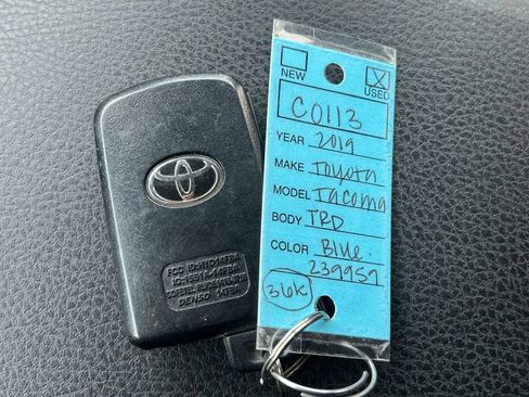Used 2019 Toyota Tacoma TRD Off-Road AWD/4WD image 35