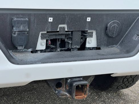 Used 2024 GMC Sierra 1500 AT4 w/ Technology Package AWD/4WD image 9