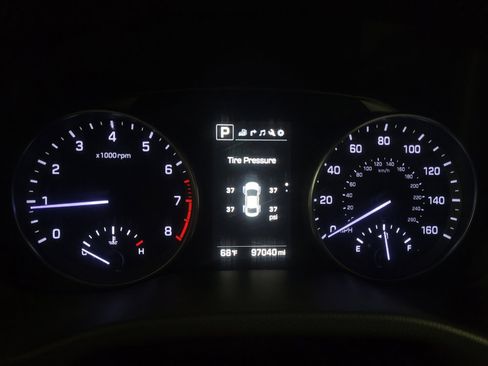 Used 2017 Hyundai Elantra Limited w/ Limited Tech Package 08 FWD image 23