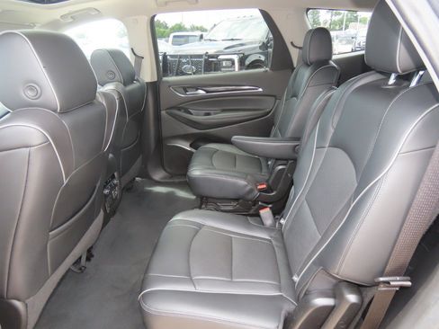 Used 2021 Buick Enclave Avenir w/ Avenir Technology Package FWD image 21