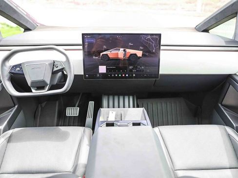 Used 2024 Tesla Cybertruck AWD Crew Cab image 17
