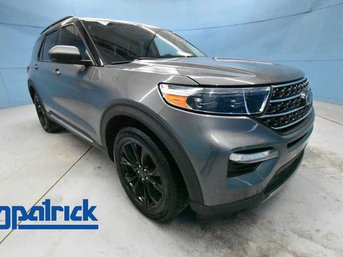 Used 2021 Ford Explorer XLT w/ Equipment Group 202A AWD/4WD image 1