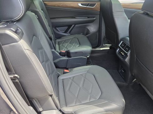 Certified 2026 Volkswagen Atlas SE w/ Panoramic Sunroof Package FWD image 18