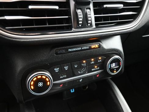 Certified 2020 Ford Escape SEL image 18