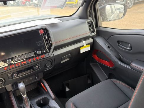 New 2026 Nissan Frontier PRO-4X w/ Pro-4x Convenience Package image 9
