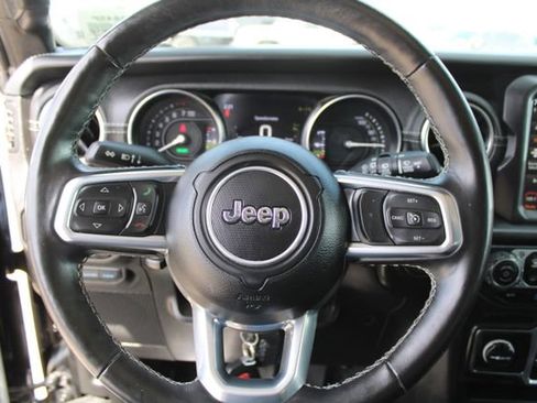 Used 2022 Jeep Wrangler Unlimited Sahara w/ Cold Weather Group image 20