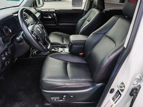 Certified 2024 Toyota 4Runner TRD Off-Road Premium w/ Moonroof Package AWD/4WD image 9