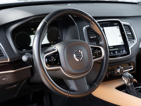 Used 2019 Volvo XC90 T6 Momentum image 11