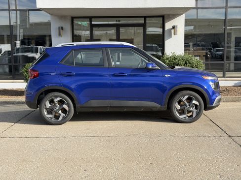 New 2026 Hyundai Venue SEL image 3