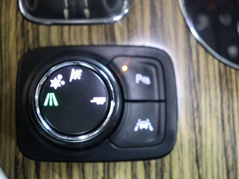 Used 2019 GMC Acadia Denali w/ Technology Package FWD image 56