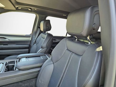 New 2025 Jeep Wagoneer Series II w/ Premium Group I image 35