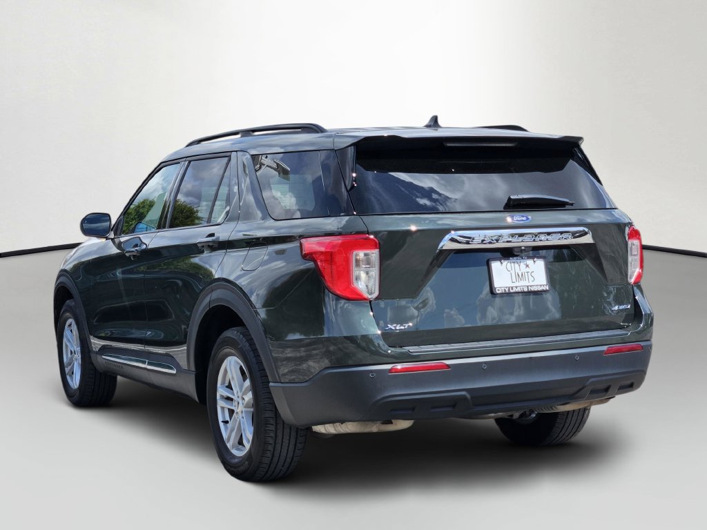 Used 2024 Ford Explorer XLT AWD/4WD image 7