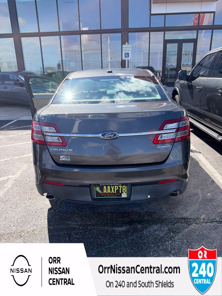 Used 2017 Ford Taurus SE FWD image 7