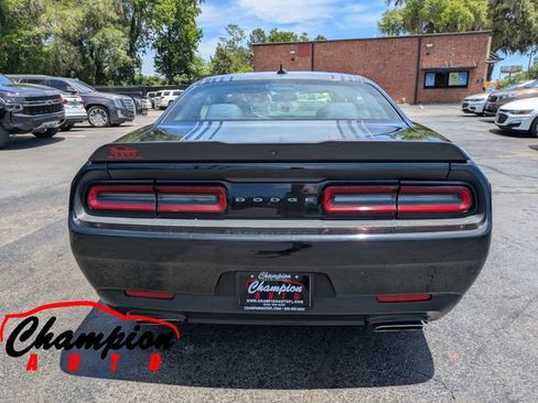 Used 2016 Dodge Challenger R/T RWD image 5