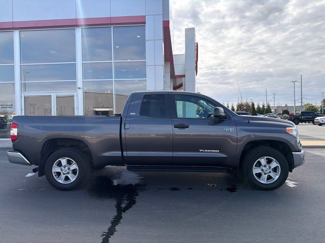 Used 2016 Toyota Tundra SR5 w/ SR5 Upgrade Package AWD/4WD image 8