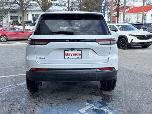 New 2026 Jeep Grand Cherokee Altitude AWD/4WD image 23