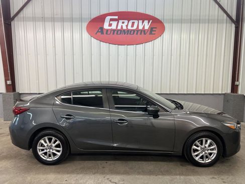 Used 2018 MAZDA MAZDA3 Sport w/ Preferred Equipment Package image 13