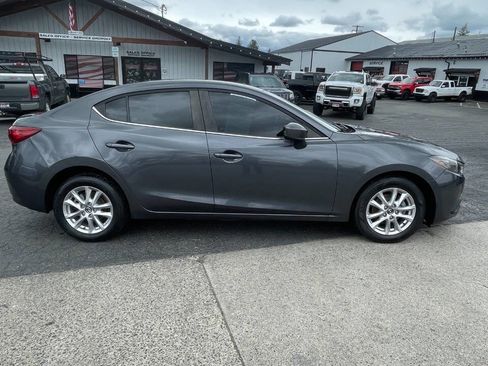 Used 2016 MAZDA MAZDA3 i Sport w/ Preferred Equipment Package image 6