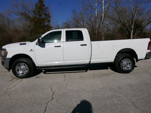 Used 2023 RAM 2500 Tradesman w/ Chrome Appearance Group image 2