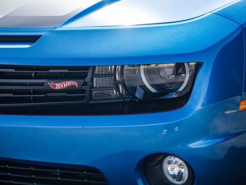 Used 2013 Chevrolet Camaro SS w/ Hot Wheels Special Edition image 43