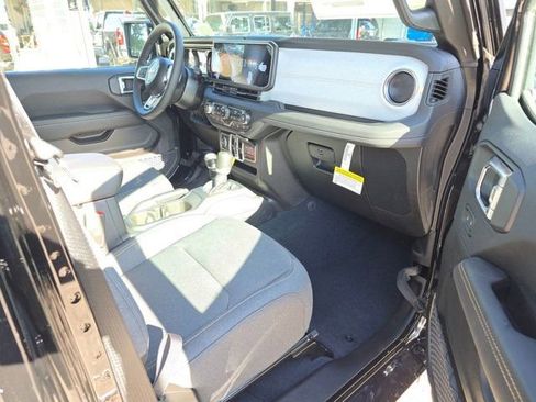 New 2025 Jeep Wrangler Unlimited Sahara w/ Safety Group AWD/4WD image 28