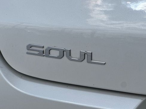 Used 2023 Kia Soul LX FWD image 20