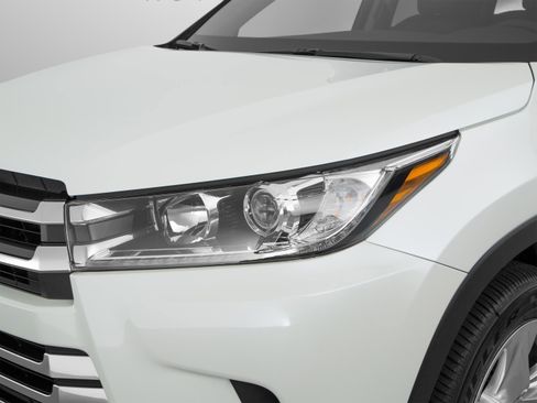 Used 2017 Toyota Highlander Limited FWD image 57
