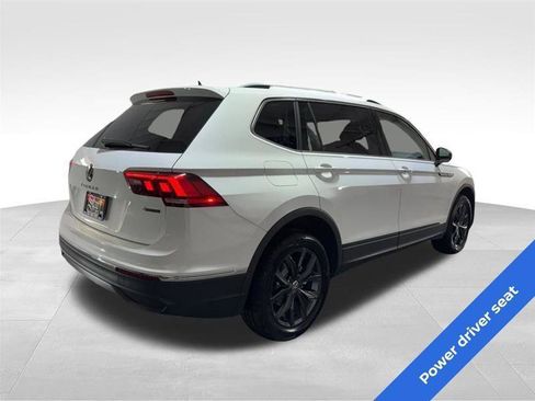 Used 2024 Volkswagen Tiguan SE AWD/4WD image 5