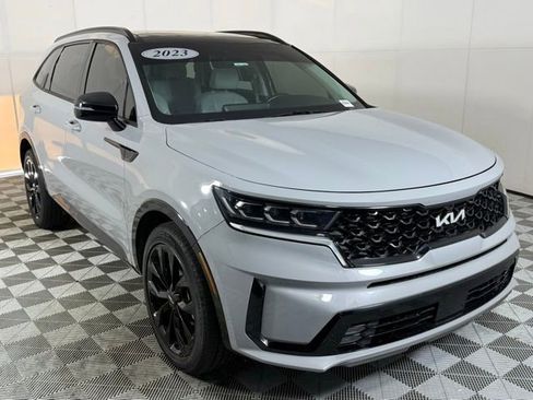 Used 2023 Kia Sorento SX image 9