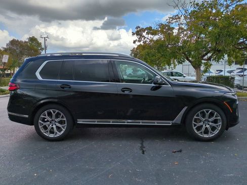 Used 2024 BMW X7 xDrive40i image 3