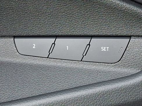 Used 2024 Audi Q8 e-tron Premium AWD/4WD image 29