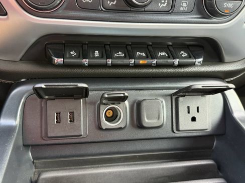 Used 2018 GMC Sierra 1500 SLT AWD/4WD image 25