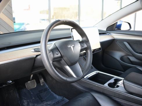 Used 2021 Tesla Model 3 Standard Range Plus image 10