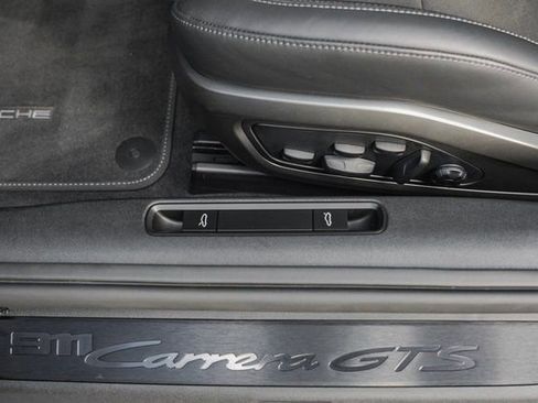 Used 2025 Porsche 911 Carrera GTS image 11
