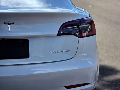 Used 2021 Tesla Model 3 Long Range AWD/4WD image 9