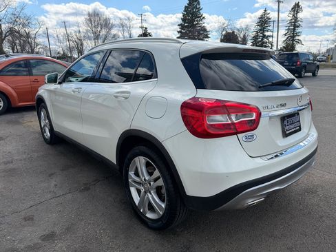 Used 2017 Mercedes-Benz GLA 250 4MATIC image 5