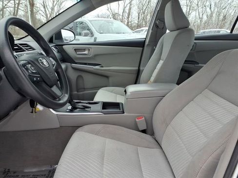 Used 2016 Toyota Camry LE image 13