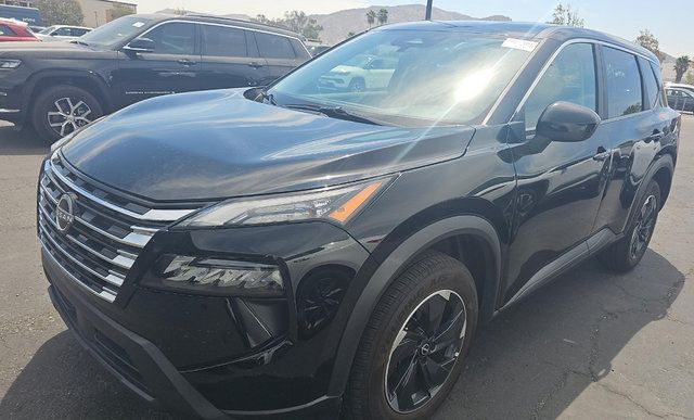 Used 2025 Nissan Rogue SV AWD/4WD image 1