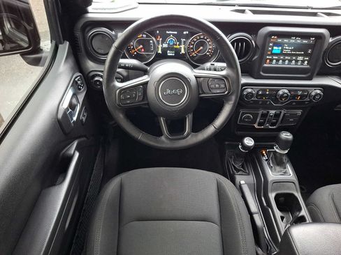 Used 2021 Jeep Wrangler Unlimited Sport AWD/4WD image 11