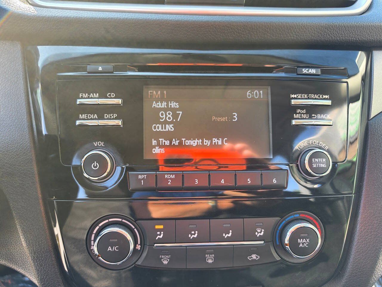 Used 2014 Nissan Rogue S FWD image 29