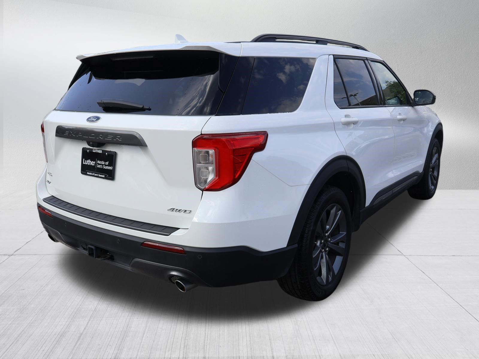 Used 2022 Ford Explorer XLT w/ Equipment Group 202A AWD/4WD image 7