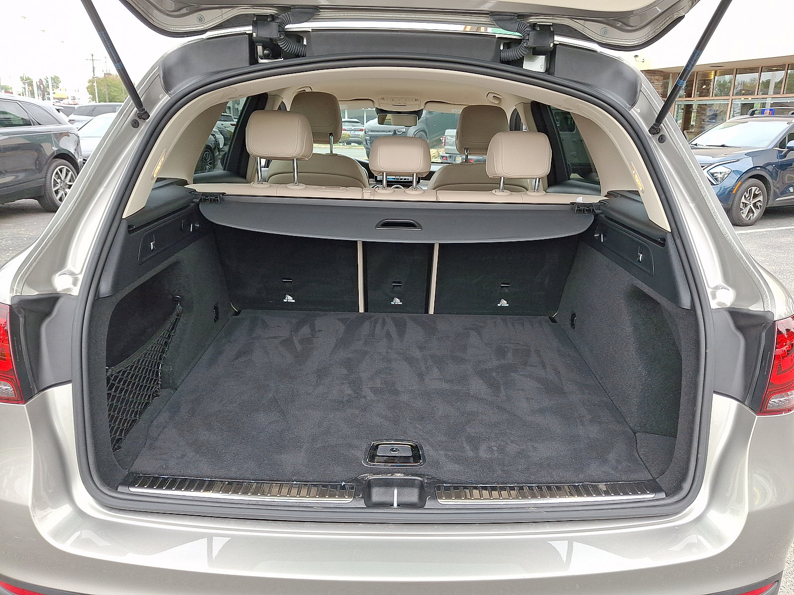Used 2022 Mercedes-Benz GLC 300 4MATIC image 18